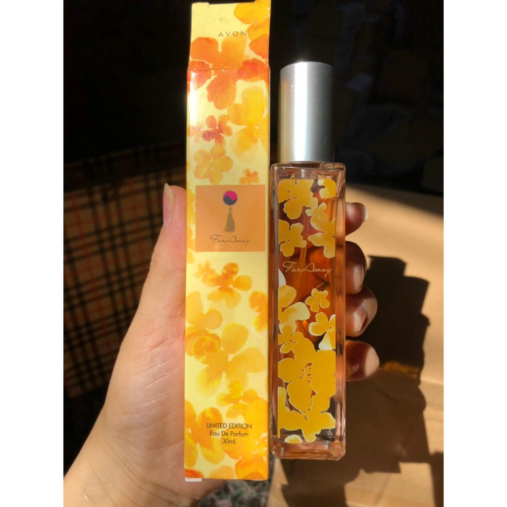 Nước Hoa Nữ Far Away - Vàng Flowers 30ml