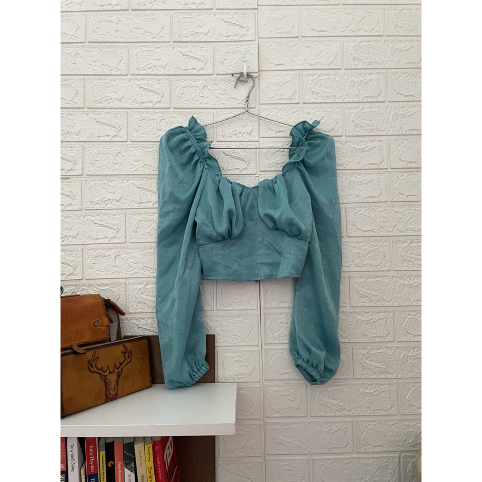 Áo croptop viền bèo vai