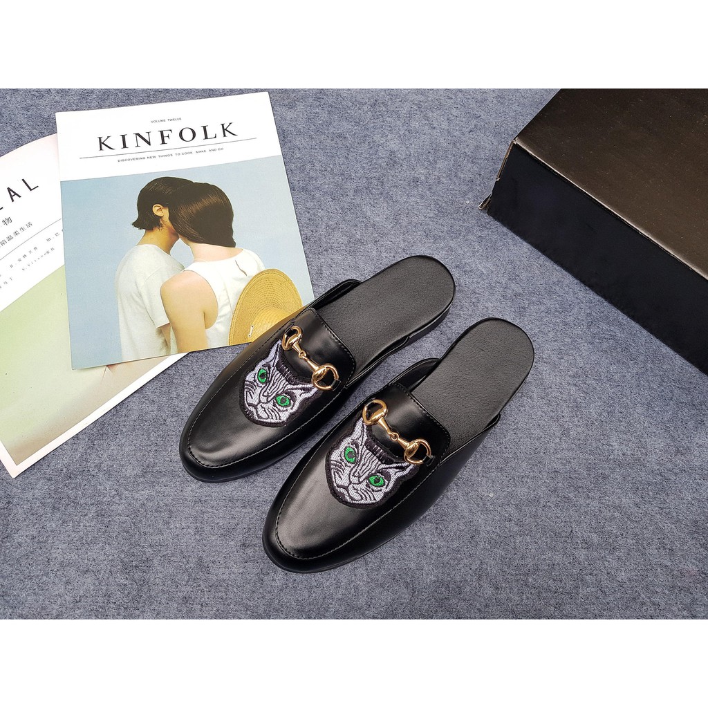 Giày sục nam | THÊU HỌA TIẾT CON MÈO DA NHÁM | đế cao su đem lại sự thoải mái cho người sử dụng.