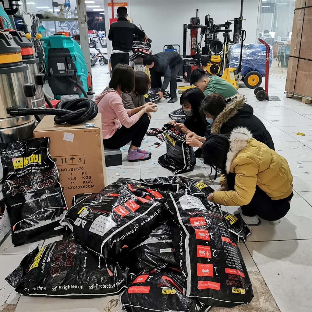 Bột rửa xe không chạm HANDTOOL OPS ĐEN KOCU Loại Đậm Đặc Châu Âu