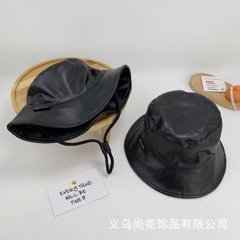 Mũ tai bèo bằng da chống nắng sành điệu cho bé