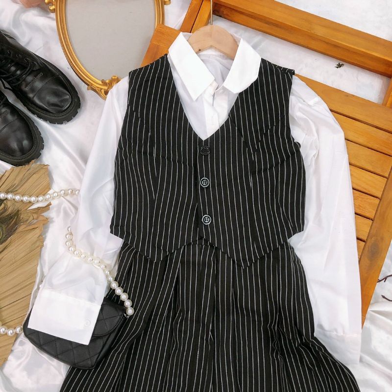 Set 3 món gile sọc phối sơ mi và chân váy