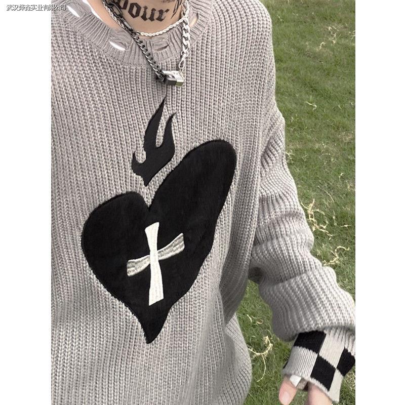 Áo sweater dệt kim phối rách hình trái tim thời trang mùa thu đông năng động cho nam và nữ | BigBuy360 - bigbuy360.vn