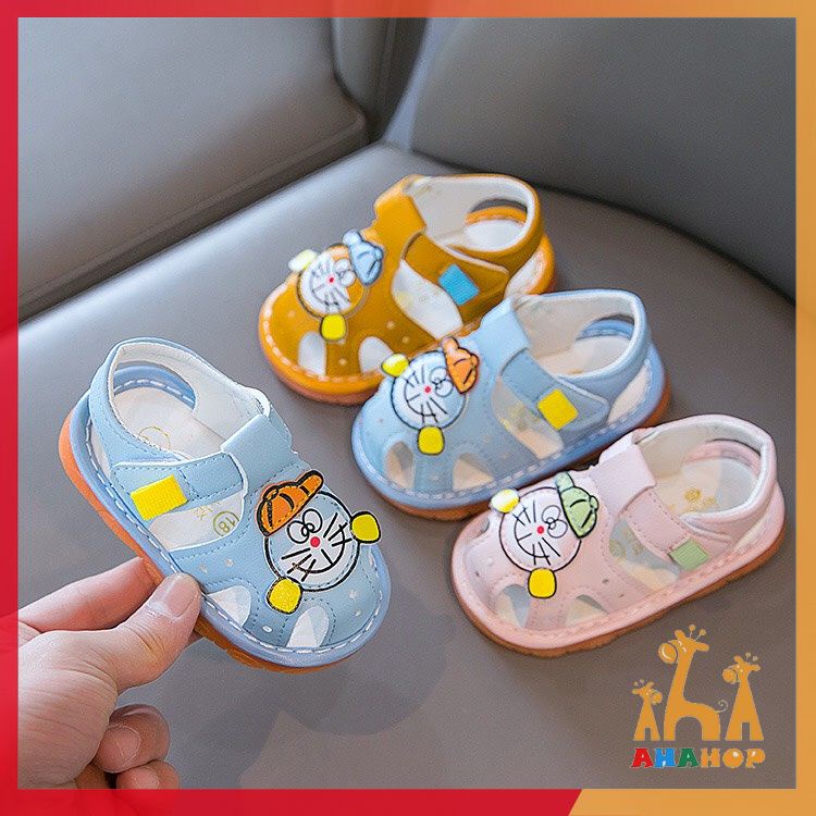 Giày sandal tập đi cho bé- Dép rọ hình Doraemon xinh xắn siêu nhẹ có còi cho bé trai bé gái mới nhất M301