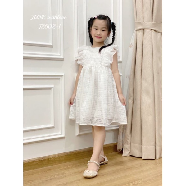 Đầm June màu trắng chất liệu tơ ren mềm mịn sang trọng