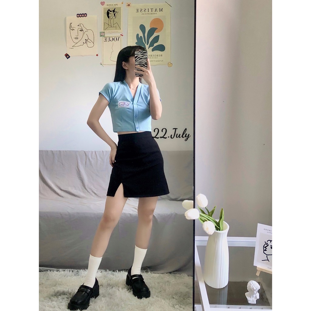 Áo croptop cổ V thêu Logo BS đủ màu sắcLogo thêu bao đẹp, màu chuẩn