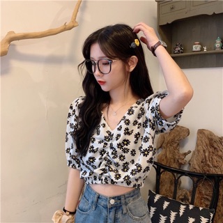 Sơ mi hoa cúc  nhí cổ V