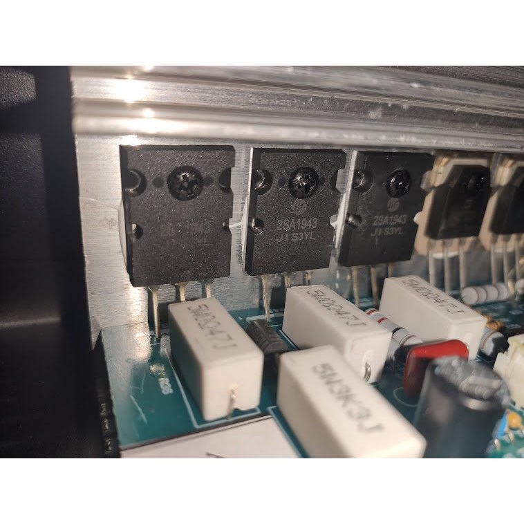Cục đẩy công xuất PK Acoustic 2400 Pro, 16 sò to, 1200W đánh 2 cặp bass 30mm+20mm, nguồn xuyến đồng, hay chắc tiếng.