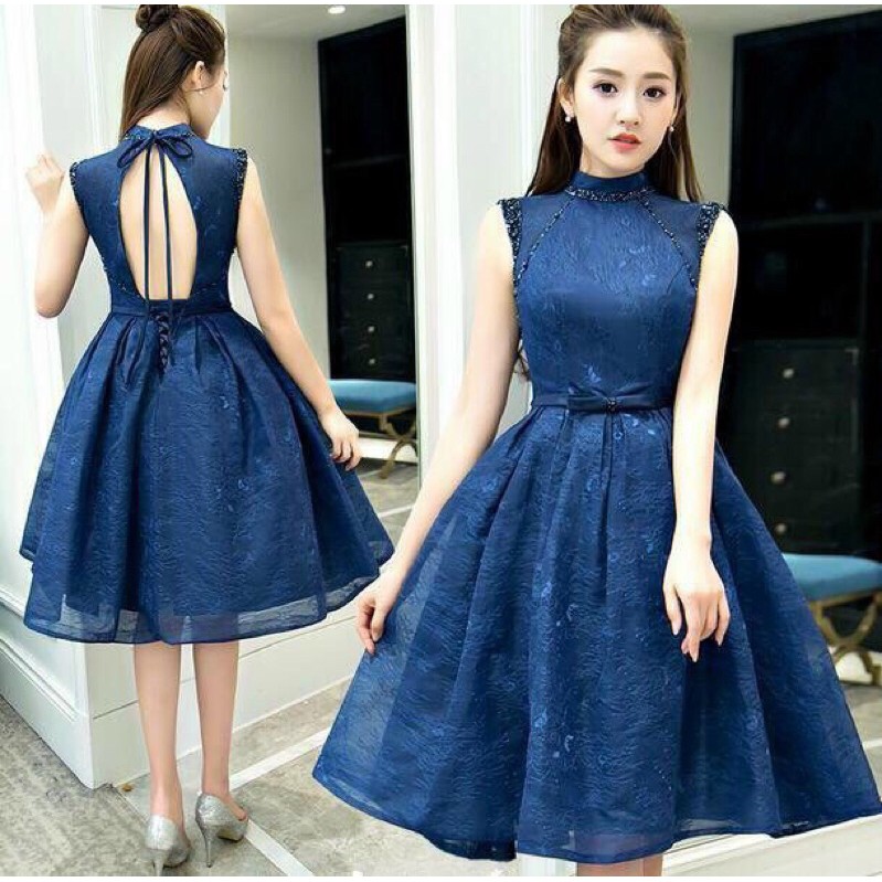 đầm xoè hở lưng