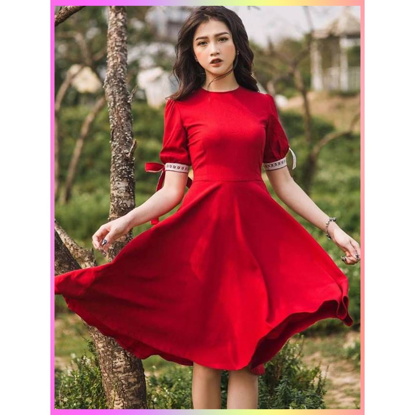 Đầm đỏ dự tiệc tay phối ren cách điệu