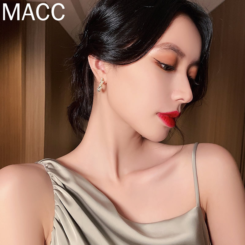 Hoa tai vòng ngọc trai phong cách Hàn Quốc thời trang