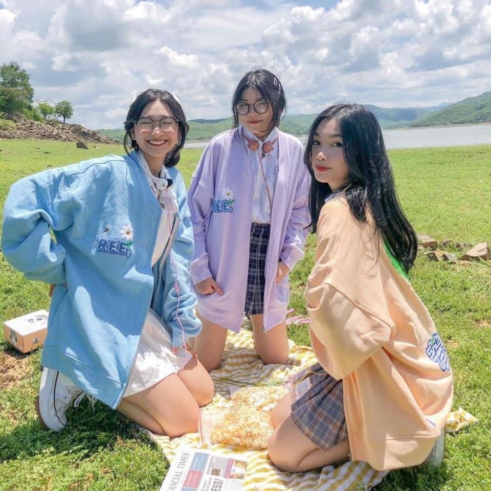 Áo khoác nỉ chữ R siêu đẹp | BigBuy360 - bigbuy360.vn