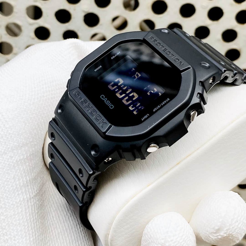 Đồng hồ nam Casio GSHOCK DW-5600BB-1CR dây cao su mặt kính chống nước hiện thị ANALOG chính hãng | BigBuy360 - bigbuy360.vn