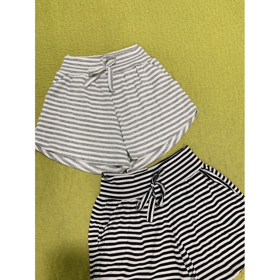 Quần đùi lưng thun sọc ngang cực xinh , chất thun gân mềm mịn alohashop91