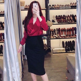 Đầm body hai dây nút