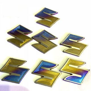 Logo  Titanium Suzuki mẫu chữ S thông dụng các dòng xe Suzuki dán ngay ốp đầu trước xe Satria, Raider
