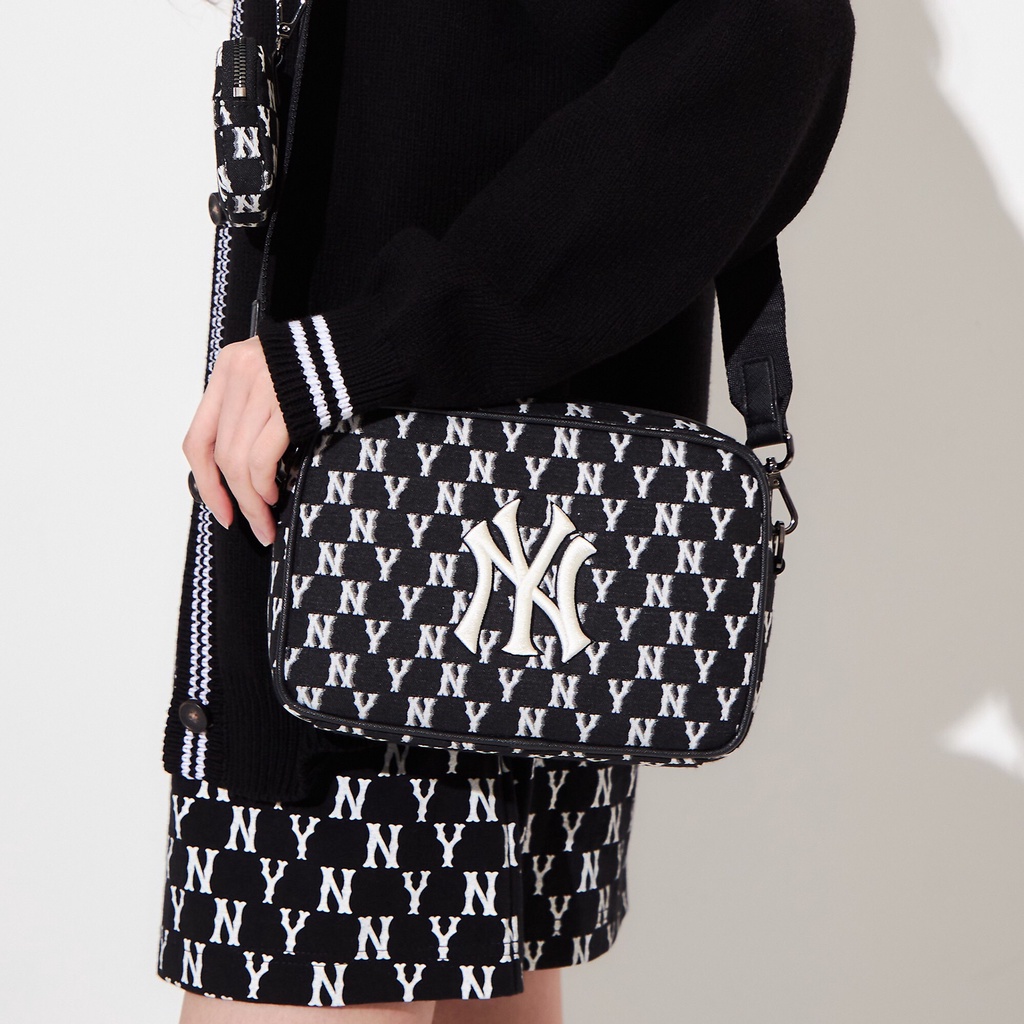 TÚI ĐEO CHÉO MINI MLB MONOGRAM JACQUARD CROSSBODY BAG