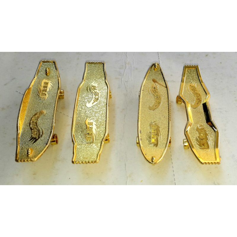 Một cái ván trượt mini mô hình bằng kim loại rất đẹp