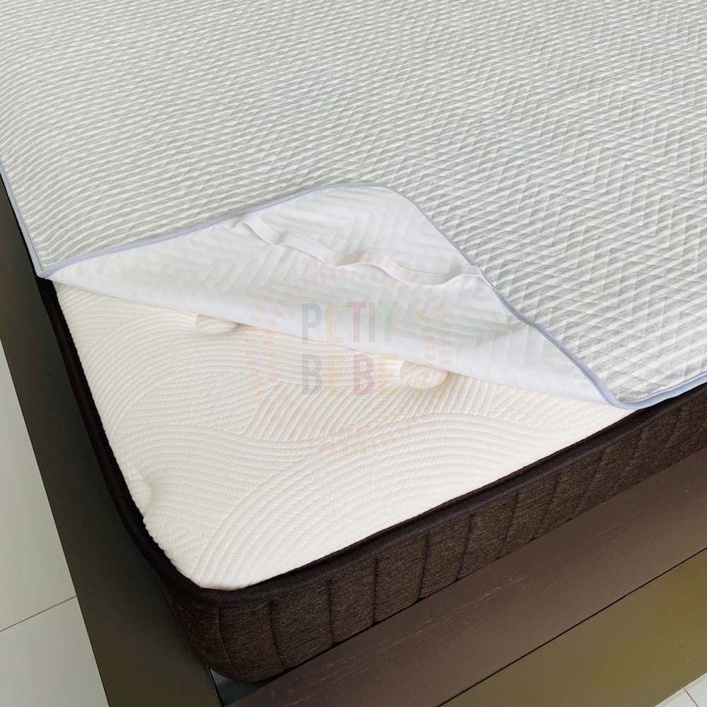 Lót chống thấm bảo vệ giường ngủ cho bé PETIT BEBE cotton 4 lớp dây chun các góc tiện lợi kích thước lớn