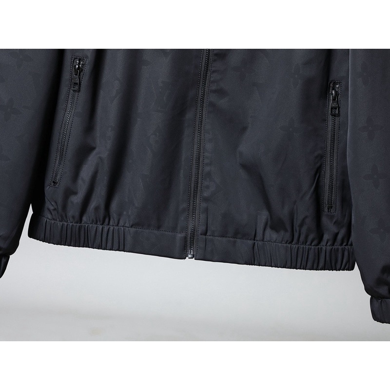 Áo khoác gió nam màu đen trơn thương hiệu Louis Vuitton LV cao cấp