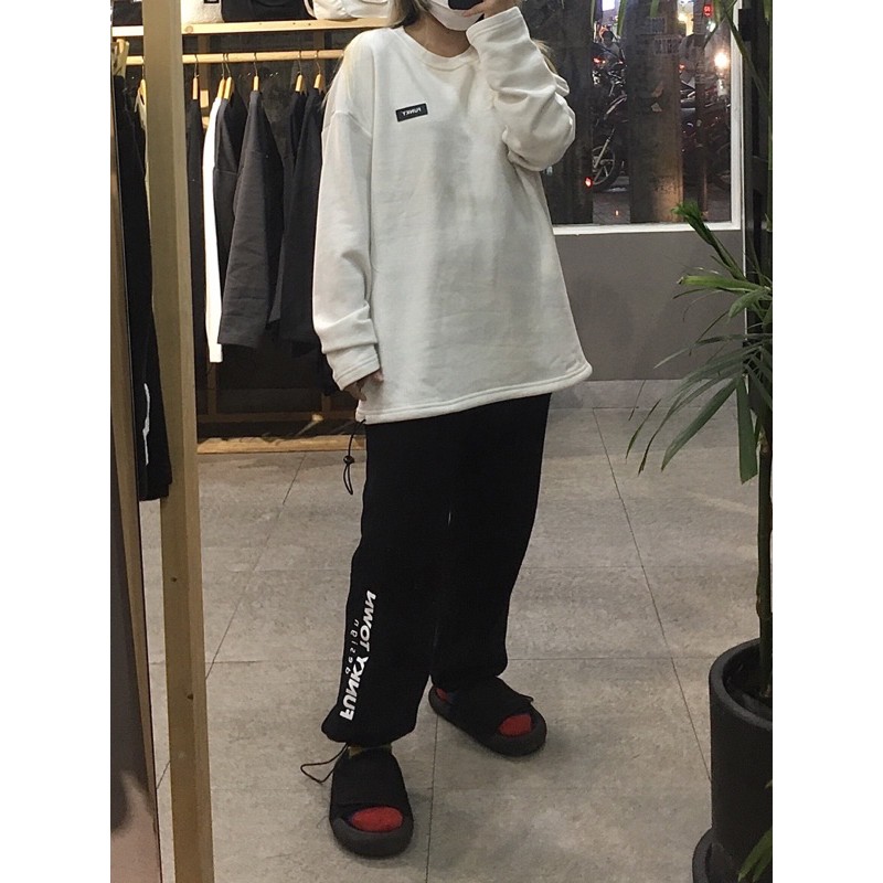 ÁO FUNKY LOGO SWEATER TRẮNG KEM | BigBuy360 - bigbuy360.vn