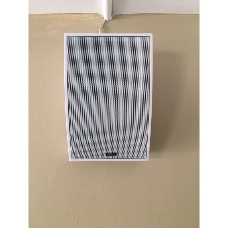 Loa treo tường 20w , 10w nghe nhạc hay