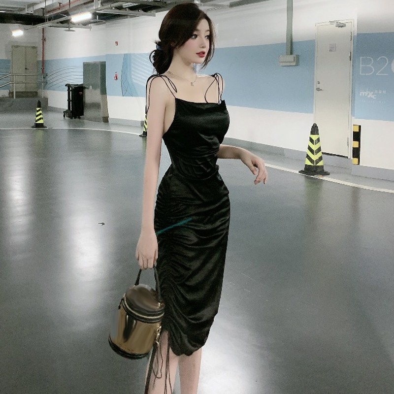 Đầm đen nữ Emilyshop dáng ôm hai dây midi