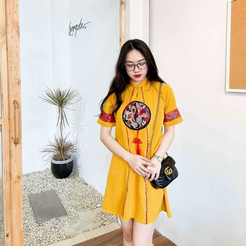 Đầm tàu vàng thêu siêu hot hit diện Lễ Tết xinh tôn da