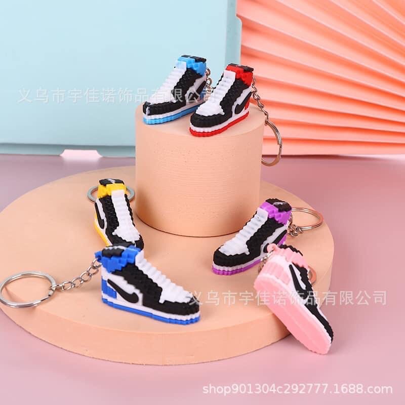 Móc khoá nhiều hình dễ thương nguồn hàng móc khóa buôn sỉ làm quà tặng