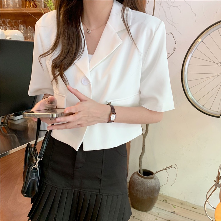 Áo vest croptop lửng , áo blazer 2 cúc dọc kiểu dáng lửng siêu xinh | BigBuy360 - bigbuy360.vn