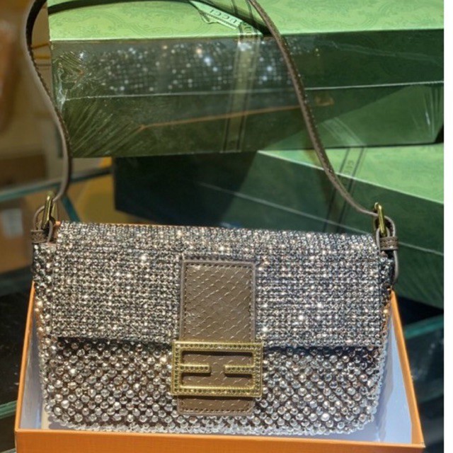 Túi xách kẹp nách Fen Đì đính đá lấp lánh