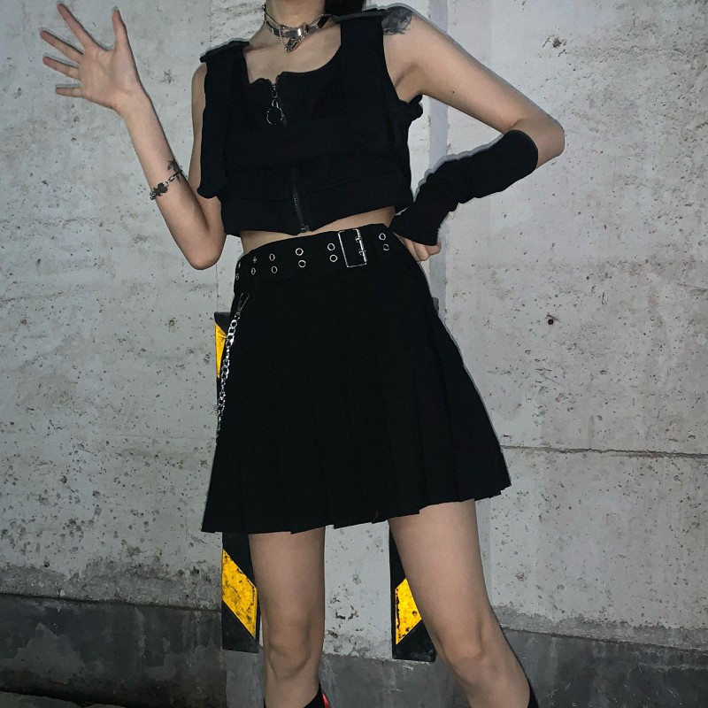 Chân váy lưng cao tôn dáng thiết kế xếp ly phối dây xích sành điệu thời trang phong cách Hồng Kông | BigBuy360 - bigbuy360.vn