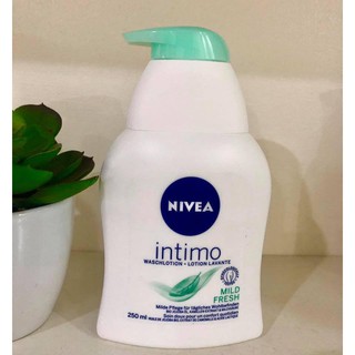 Dung Dịch Vệ Sinh Phụ Nữ Nivea Intimo