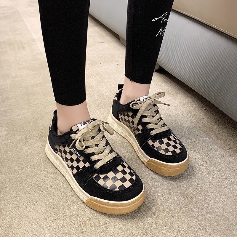 Giày Thể Thao Nữ Đế Nâu Cá Tính