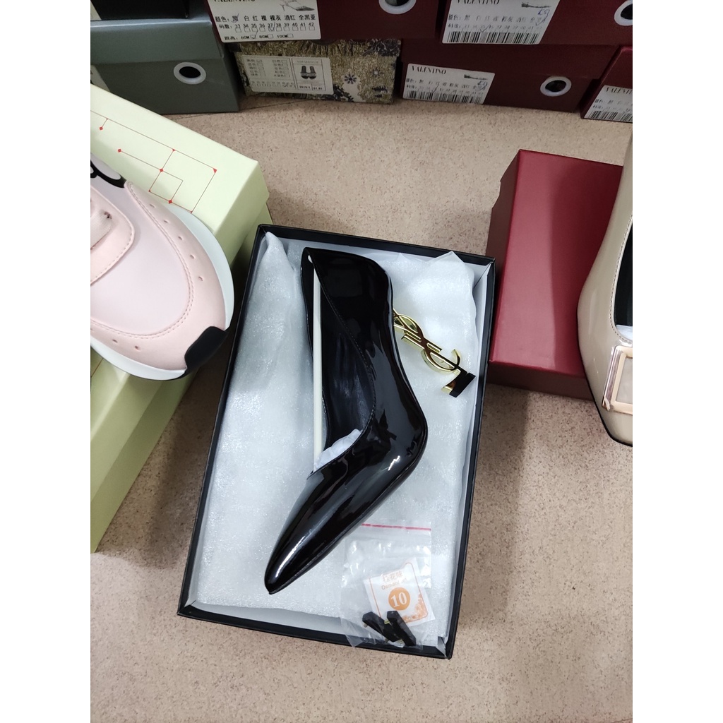 Giày Cao Gót Da Bóng Đế Bằng Màu Vàng Cho Nữ