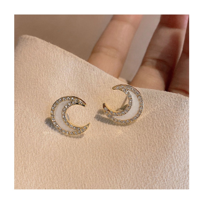 Khuyên tai hình mặt trăng phong cách Hàn Quốc dành cho nữ