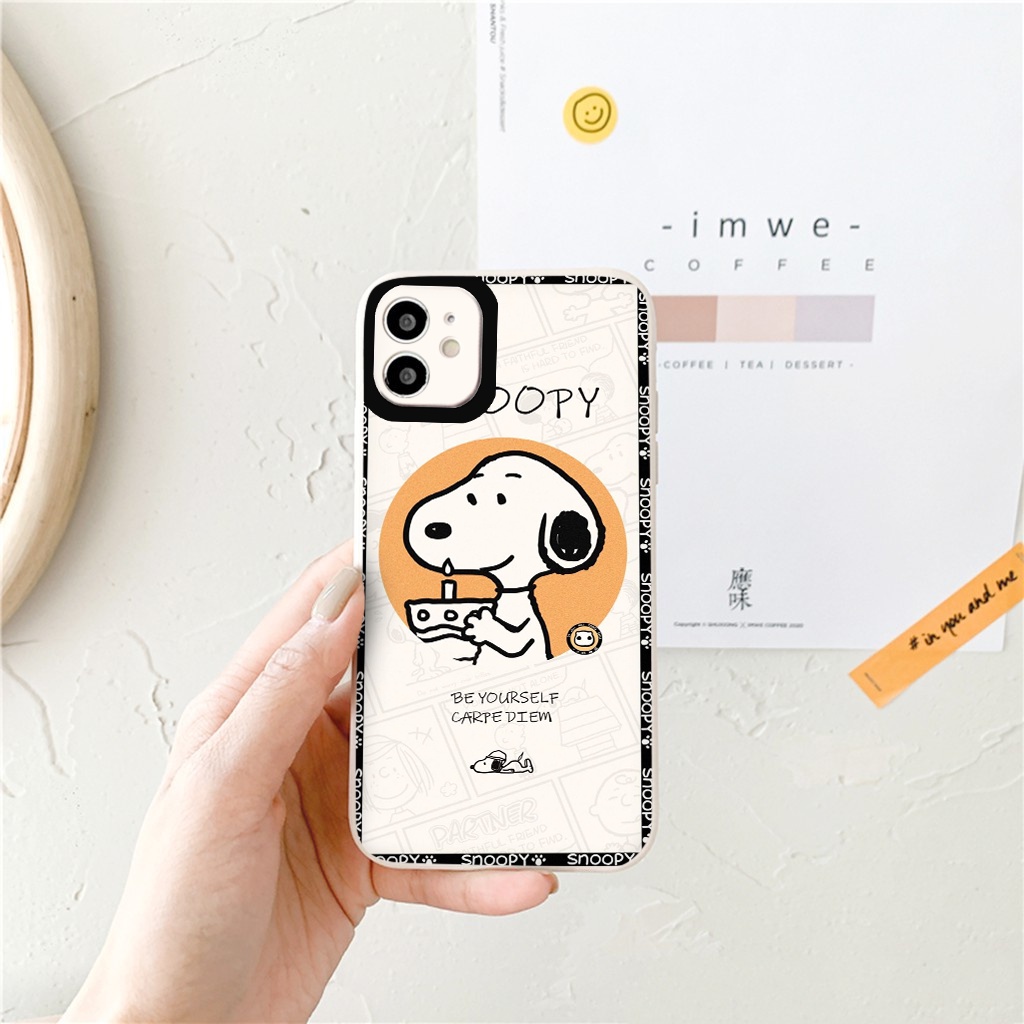 Ốp điện thoại iphone hình chú chó snoopy đáng yêu cạnh vuông ốp iphone 11 11pro 11pro max x xr xs xs max 6 7 8 plus
