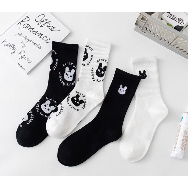 Vớ hình Thỏ cao cổ Nam Nữ phong cách thể thao, trẻ trung, năng động.