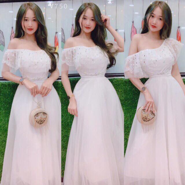 Đầm xoè công chúa bẹt vai kết kim sa treo