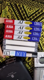 Băng ghi âm cassette trắng