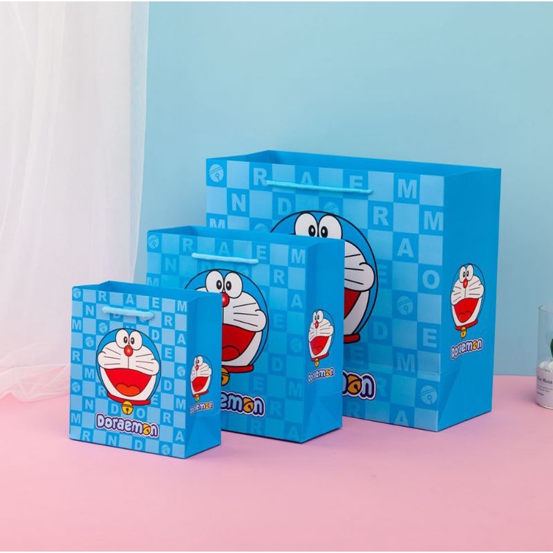 TÚI GIẤY QUÀ TẶNG DORAEMON DỄ THƯƠNG, nhiều kích thước