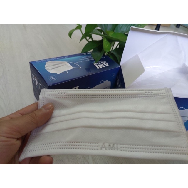 Hộp Khẩu Trang Y Tế AMI 4 Lớp, Màu Trắng, Có Lớp Than Hoạt Tính (Hộp 50 chiếc) | BigBuy360 - bigbuy360.vn