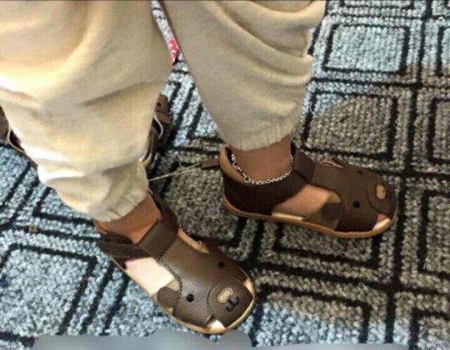 Sandal gấu H&M bé trai