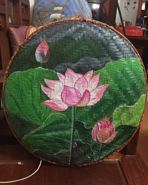 Tranh hoa sen  vẽ trên mẹt tre