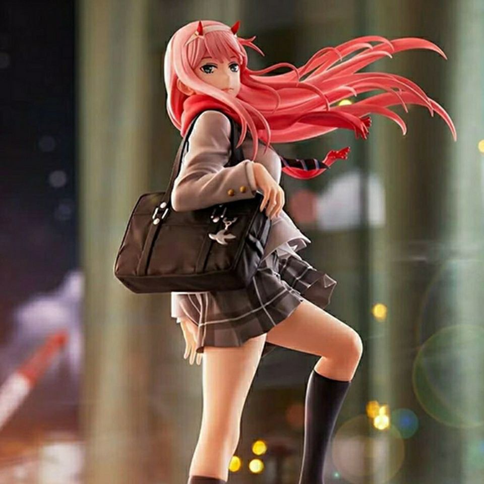 Mô hình nhân vật anime cô gái đáng yêu 02 dành cho trang trí