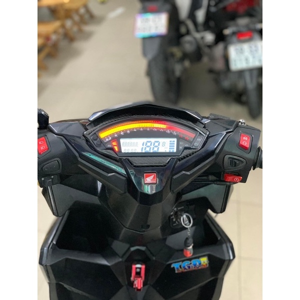 Nút đỏ pasing và nút đỏ đề máy