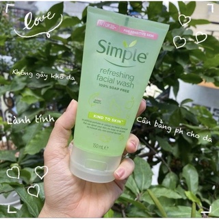 Sữa rửa mặt Simple