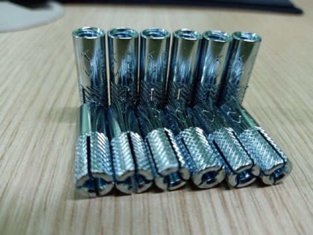 Hộp 50 chiếc Tắc kê nở đạn M10