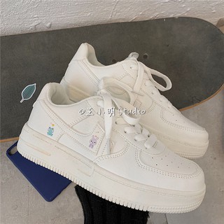 Giày sneaker trắng in ảnh dể thương, sneaker trắng