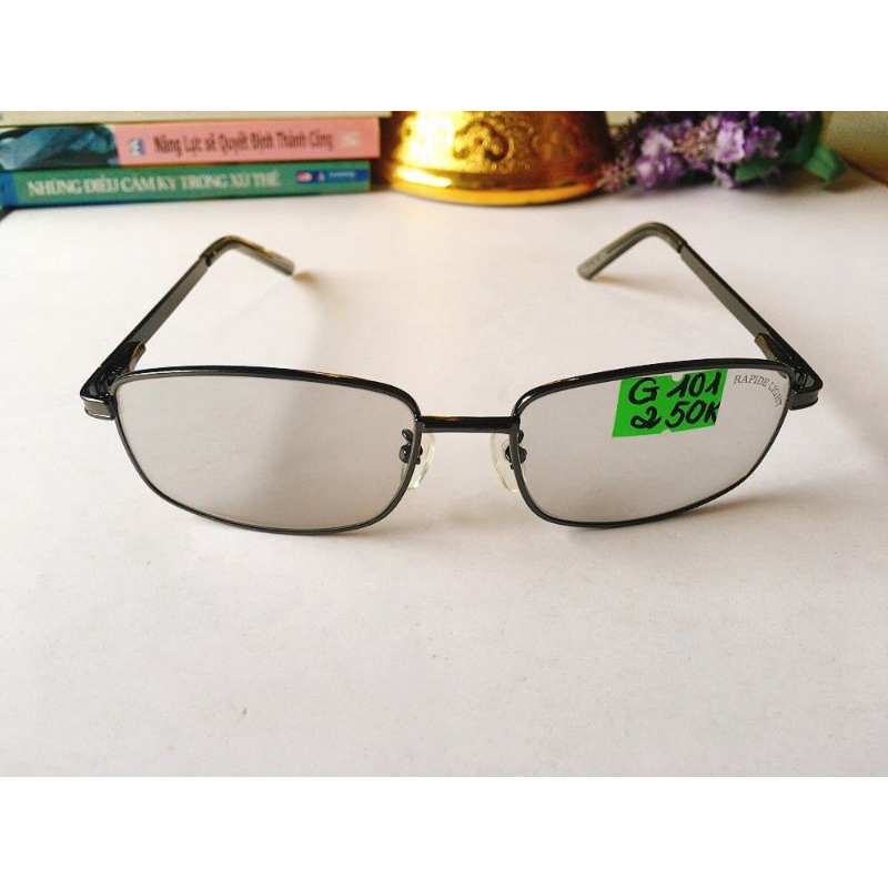 G101: Gọng kính nội địa Nhật thương hiệu Rapide Light, made in China.